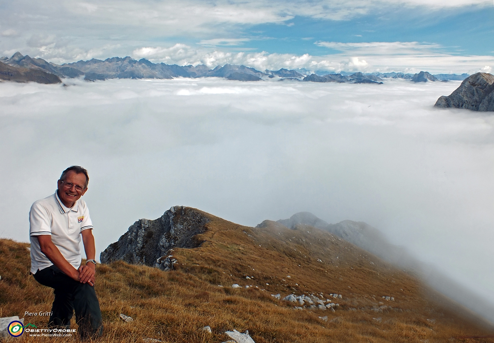 42 il sentierino-traccia che sale dalla Forcella di Valmora....JPG